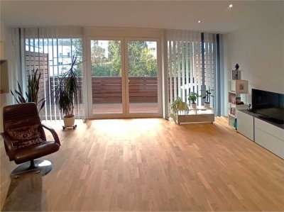 BIK:  Mit dem Aufzug in Ihr Wohnglück! Hochwertig ausgestattete Maisonette mit 2 Balkonen und EBK..