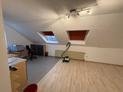 Modernisiertes 1-Zimmer-Apartment in Rutesheim (Dachgeschoss)