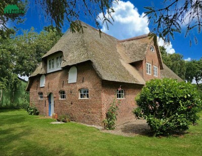 Traumhaus Reetdachhaus! Riesiger Garten mit alten Obstbäumen. Privatsphäre!