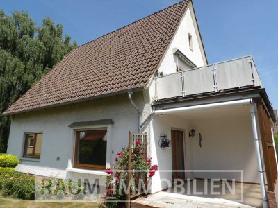 Solides Zweifamilienhaus inkl. 3 Garagen !!