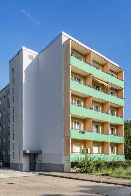 Mit WBS - 1 Raumwohnung mit Badewanne und Balkon, Fahrstuhl vorhanden