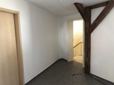 Preiswerte, sanierte 4-Raum-DG-Wohnung mit gehobener Innenausstattung mit Balkon in Bad Muskau