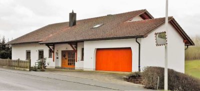 NEU inseriert ***Schönes, helles Einfamilienhaus*** in der Gemeinde Hohenthann