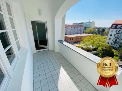 Striesen-West: Charmante Wohnung mit sonnigem Balkon zum entspannen und moderner Einbauküche