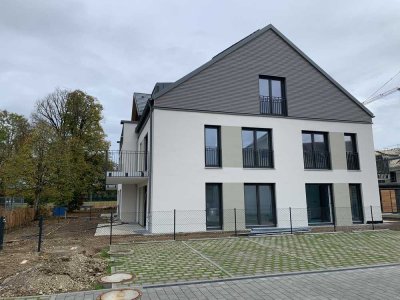 Erstbezug hochwertige und helle 3-Zimmer Terrassenwohnung mit Garten in Putzbrunn Oedenstockach