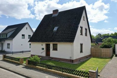 Einfamilienhaus in ruhiger Lage mit Vollkeller, Garage und Gartenidylle