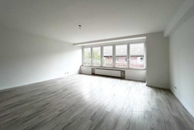 Stilvoll renovierte, lichtdurchflutete Wohnung in guter Lage unweit des Botanischen Gartens!