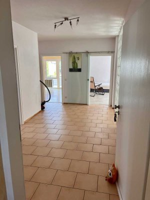 Schöne - helle- 4-Zimmer-Wohnung mit Einbauküche und 2 Balkonen in Kaiserslautern