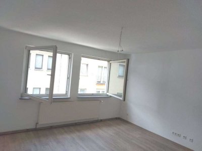 ALLES NEU:-) helle, schicke 4 ZW- im 1.OG direkt in der City von Hanau!