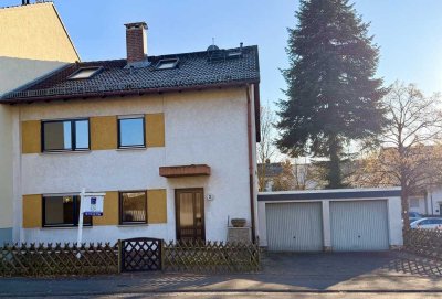 Zum Selbstbezug oder als Anlage: Großzügiges Mehrgenerationenhaus in Schweinheim