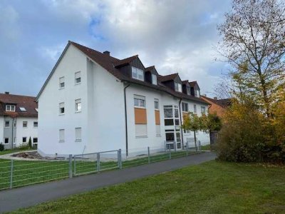 Helle 2 Zimmerwohnung mit Balkon und Einbauküche