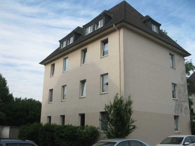 Hübsche 3-Zi-Wohnung mit Küche in grüner Umgebung in Krefeld-Oppum