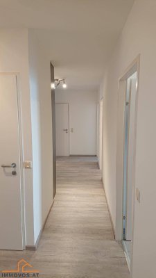 Loggia+Drei Zimmer Wohnung