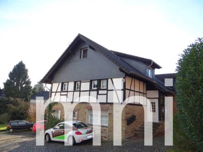 Much Bövingen: Helle 2 Zimmer Dachgeschosswohnung zum wohlfühlen