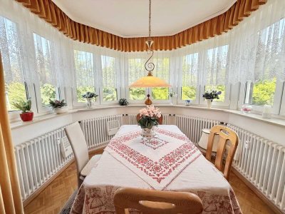 Traumhafte Wohnung in perfekter Lage.
Ruhig und dennoch zentral.
4 Gehminuten in die Innenstadt.