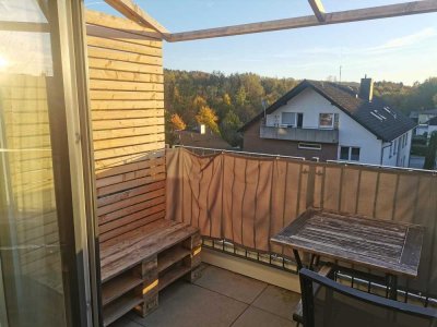 Licht & Design unterm Dach: Hochwertige 2-Zimmer-Wohnung mit Neubau-Charakter