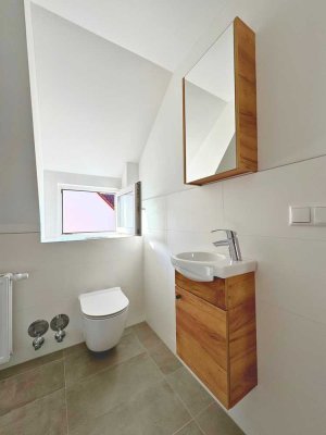 Erstbezug nach Sanierung: Helle 3-Zi-Wohnung im 2. OG in Augsburg-Pfersee