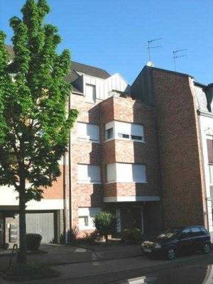 Sehr schöne Dachgeschoss-Maisonette-Wohnung in MG-Holt
