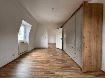Toll geschnittene 3 Zimmer Dachgeschosswohnung am Neufferpark