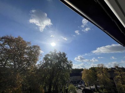 Gehobene 3,5-Zimmer-DG-Wohnung mit Klima, luxuriöser Innenausstattung in Duisburg