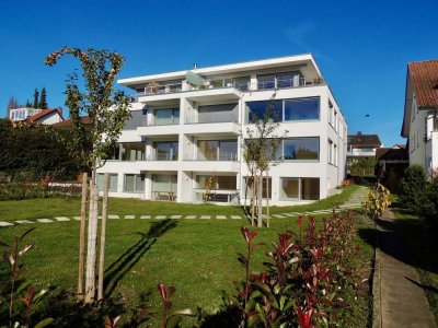 Helle 3 Zimmer Garten-Wohnung mit großer Terrasse und kleinem Garten