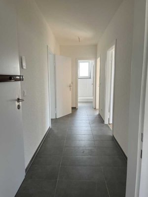 Erstbezug nach Sanierung mit EBK und kleinem Balkon: attraktive 4-Zimmer-Wohnung in Aachen