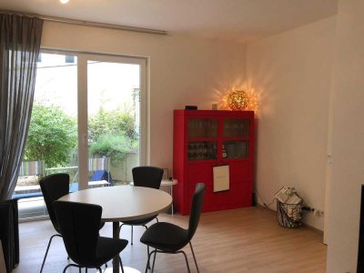 Schöne, ruhige Neubauwohnung mit 2 Zimmern, TG, EBK und Terrasse in idealer Altstadtlage