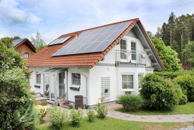 Sonniges ca. 120 m2 großes 6-Zimmer EFH mit Garten und 2 Garagen in ruhiger Lage in Zeilarn