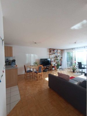 Helle 2 Zimmer-Wohnung mit Terrasse und Einbauküche in Mössingen