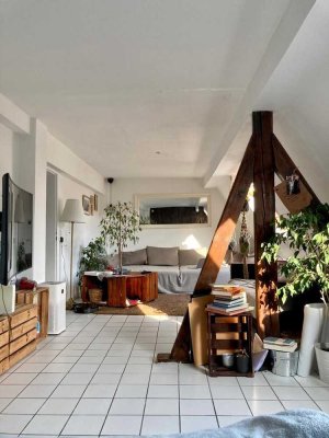 helle ruhige Dachgeschosswohnung sucht neue Bewohner