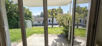 Gemütliche 2-Zimmer-Wohnung mit Terrasse und Gartenmitbenutzung in Grenzach