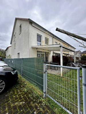 Großzügiges Einfamilienhaus mit vielen Zimmern und grünem Garten