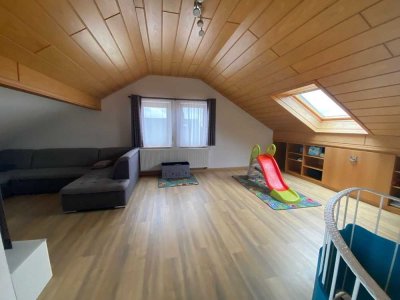 Gepflegte 3,5 Raum-Maisonette-Wohnung mit Dachterasse und Einbauküche in Künzelsau/Gaisbach