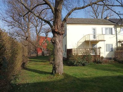 Kaufgrundstück mit Doppelhaushälfte für Modernisierung
