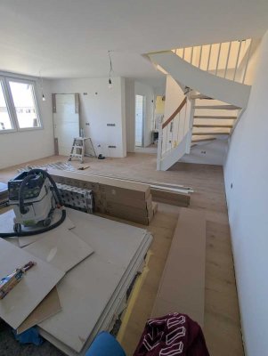 Kernsanierte Wohnung mit großer Dachterasse