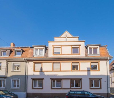 Bezugsfreie Dachgeschosswohnung mit Loggia -  ruhiges Wohnen in Kirchheim