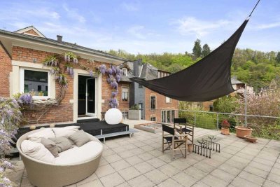 Prachtvolle Jugendstilvilla mit traumhaftem Garten: Wohnen, Arbeiten & Gastronomie unter einem Dach