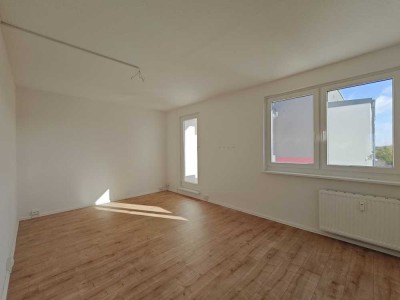 DREI ZIMMER mit BALKON - sofort einzugsbereit