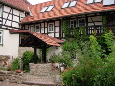 Attraktive 2-Zimmer-Maisonette-Wohnung mit EBK & Balkon in Mühlhausen OT Grabe ab 01.07.2025 frei