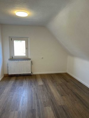 Niedliche 2-Zimmer-Dachgeschosswohnung mit EBK in Maximiliansau