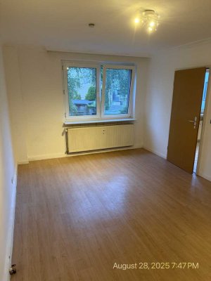 UNI-nah gelegene WG-geeignete 2,5-R. renov. Whg. Ecke Berthold-Beitz-Boulevard / Kleine-Hammers Str.