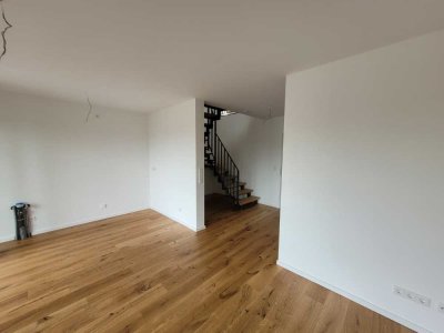 Neue 3-Zimmer Maisonette-Wohnung mit Balkon in Geldern-Walbeck
