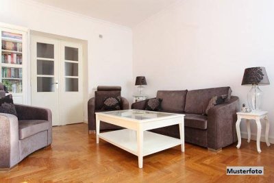 4-Zimmer-Wohnung mit Balkon
