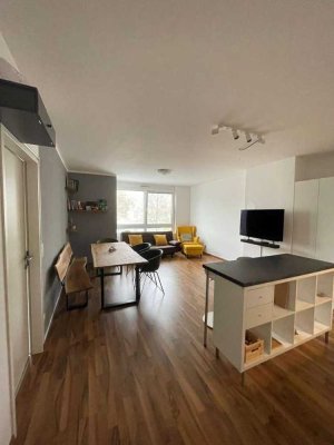 Schöne und vollständig renovierte 1,5-Raum-Wohnung mit Einbauküche in Morbach