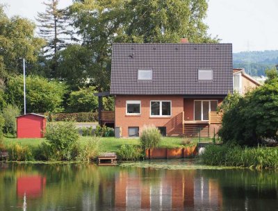 Einfamilienhaus direkt am See