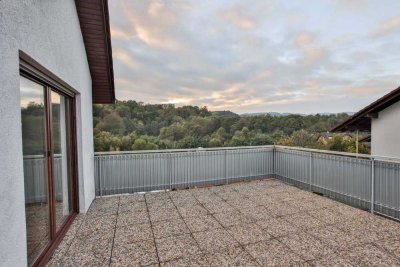 Helle 3-Zimmer Dachgeschosswohnung mit 30qm Dachterasse in Mörlenbach