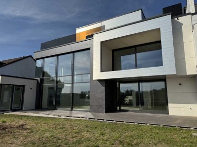 Moderne Architektenvilla mit traumhaftem Rheinblick