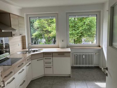 Freundliche und modernisierte 2-Raum-Wohnung mit gehobener Innenausstattung mit Balkon in Hattingen