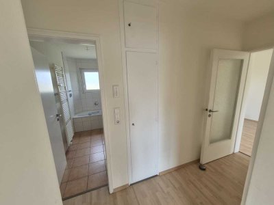 Helle 2-Zimmer-Wohnung mit Balkon in Mannheim-Seckenheim