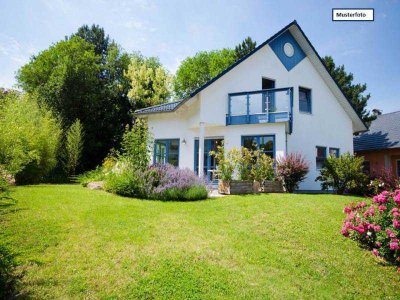 Provisionsfrei Einfamilienhaus mit Einliegerwohnung in 65307 Bad Schwalbach, Eichendorffstr.
